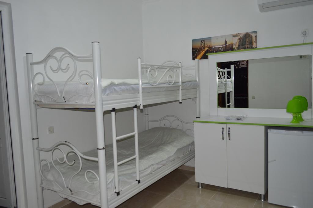 Theodora Hotel Ureki Ngoại thất bức ảnh