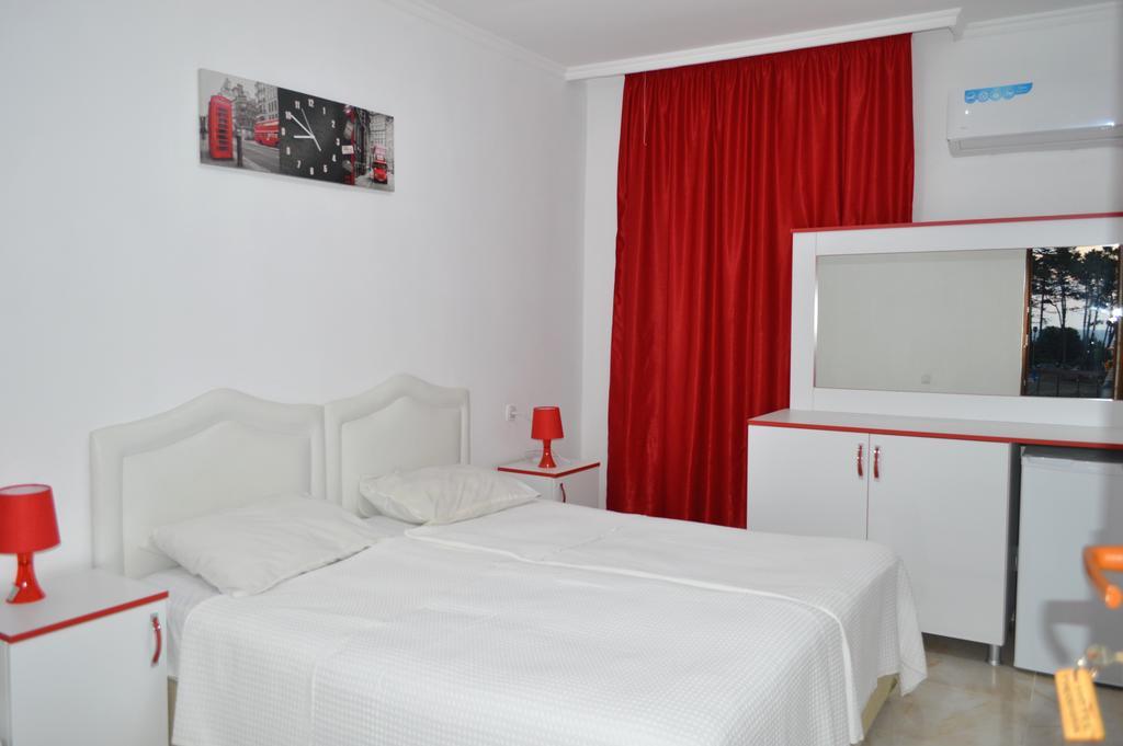 Theodora Hotel Ureki Ngoại thất bức ảnh